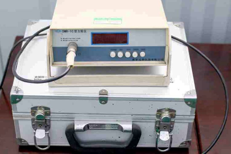 Medidor de resistencia cuadrada DMR-1C